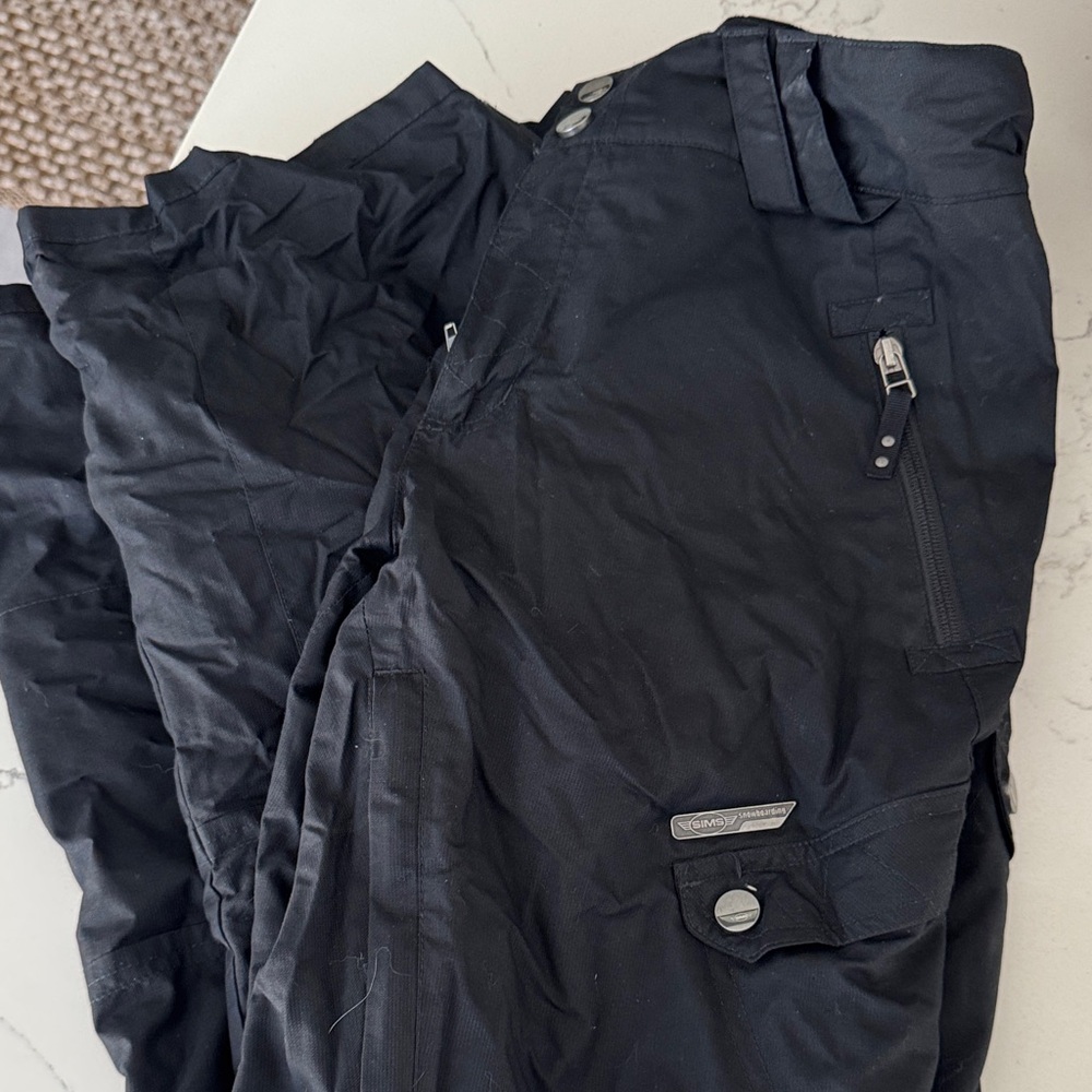 Black snowboarding pants
